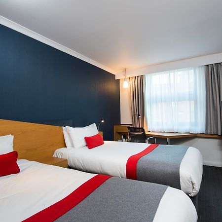 Holiday Inn Express Peterborough By Ihg Exteriör bild