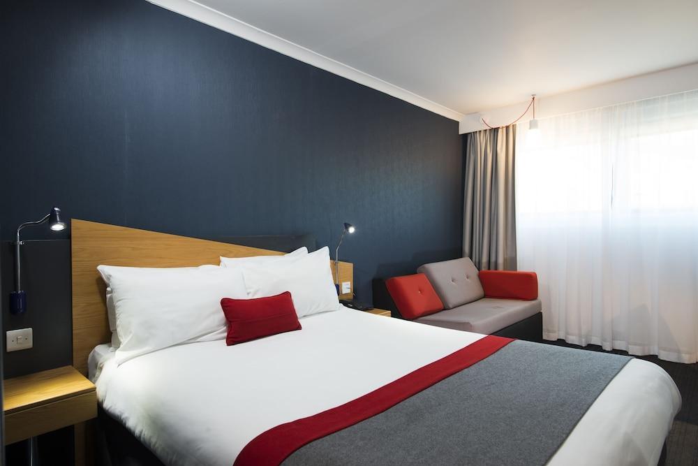 Holiday Inn Express Peterborough By Ihg Exteriör bild