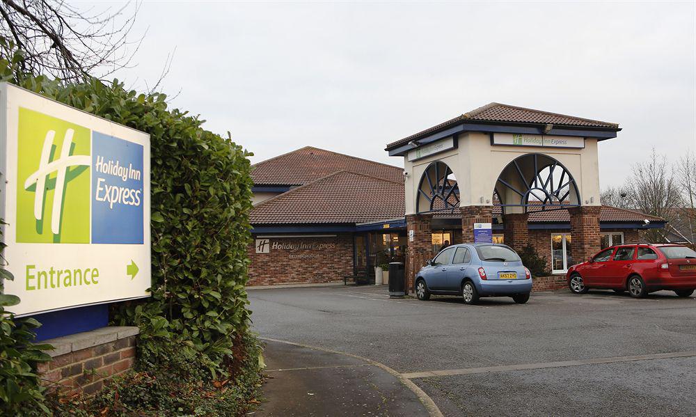 Holiday Inn Express Peterborough By Ihg Exteriör bild