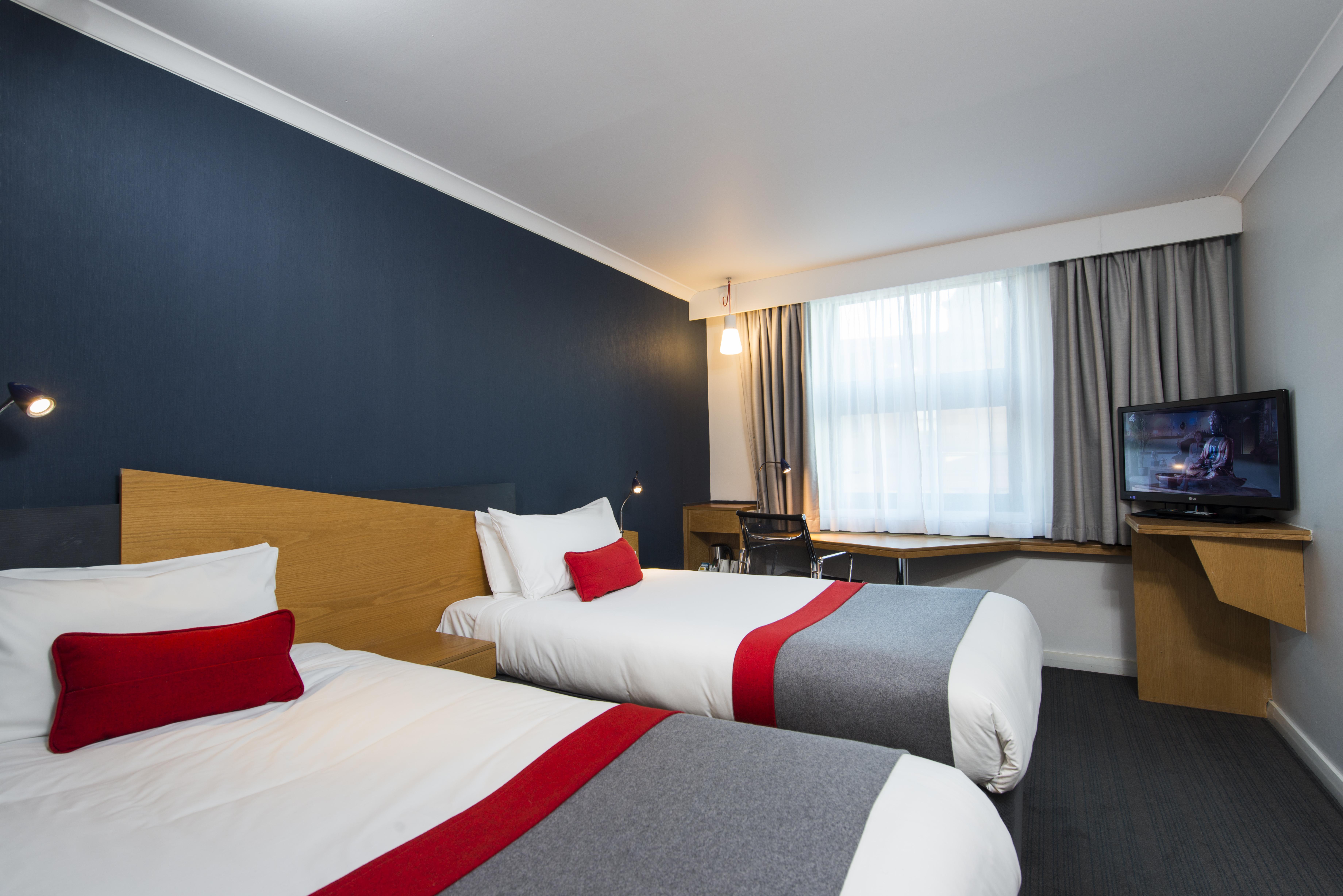 Holiday Inn Express Peterborough By Ihg Exteriör bild