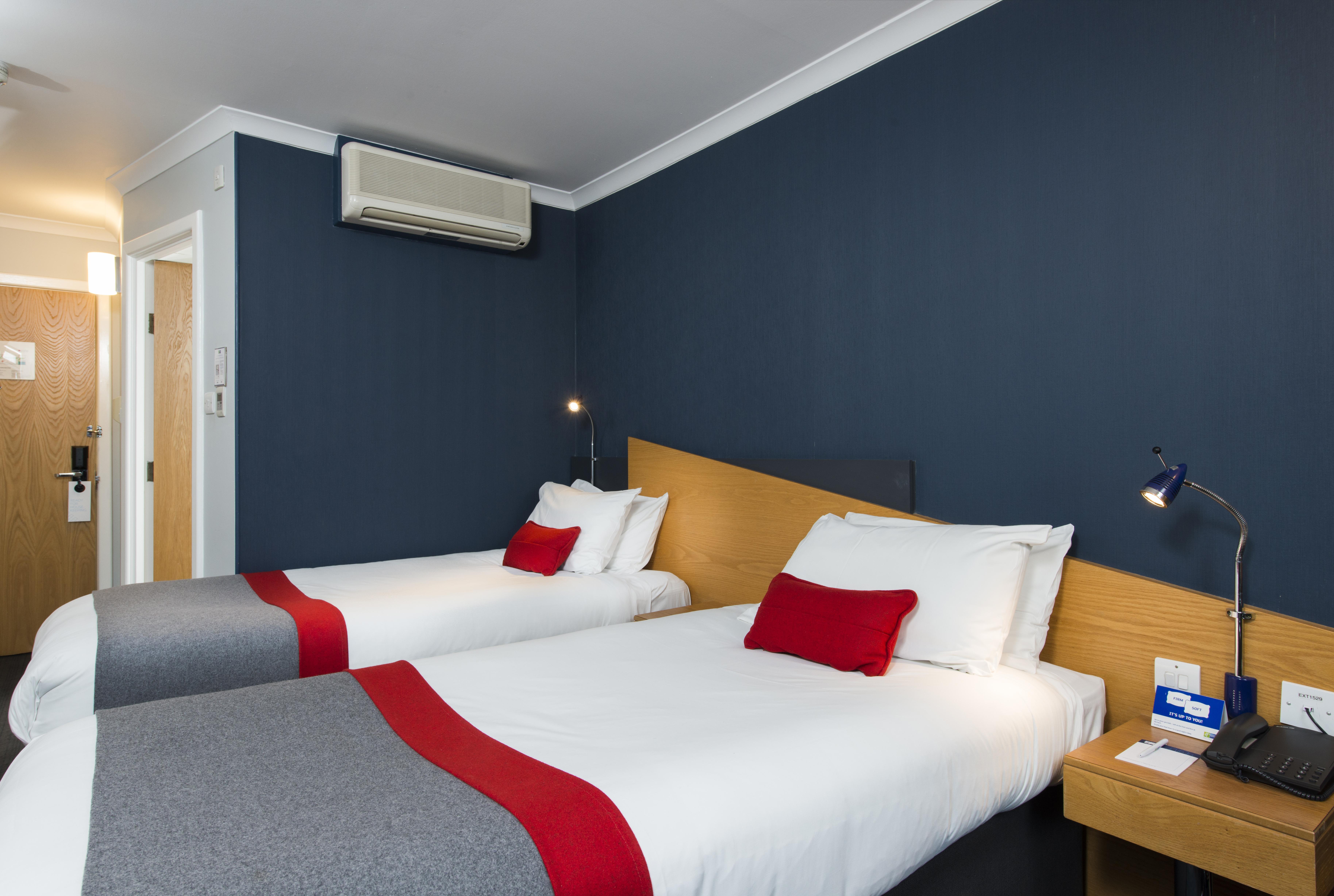 Holiday Inn Express Peterborough By Ihg Exteriör bild