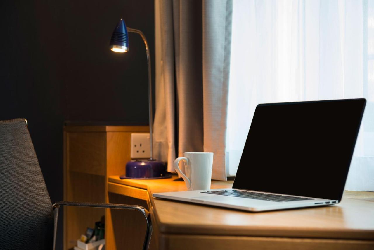 Holiday Inn Express Peterborough By Ihg Exteriör bild