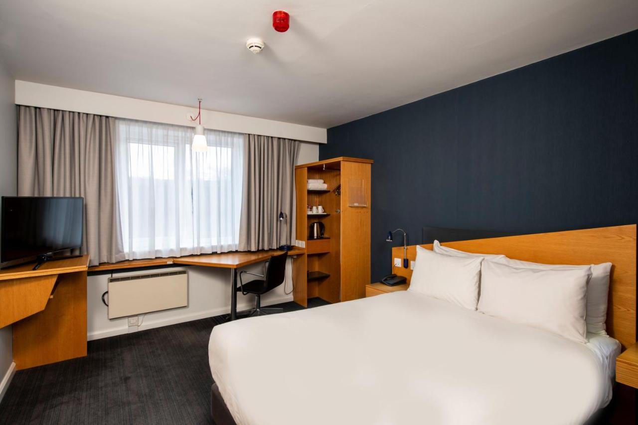 Holiday Inn Express Peterborough By Ihg Exteriör bild