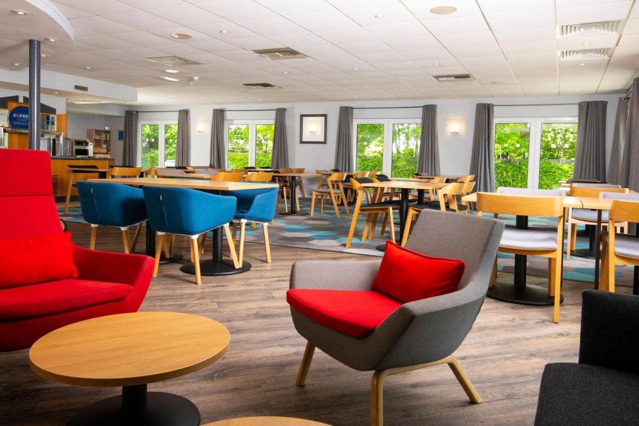 Holiday Inn Express Peterborough By Ihg Exteriör bild