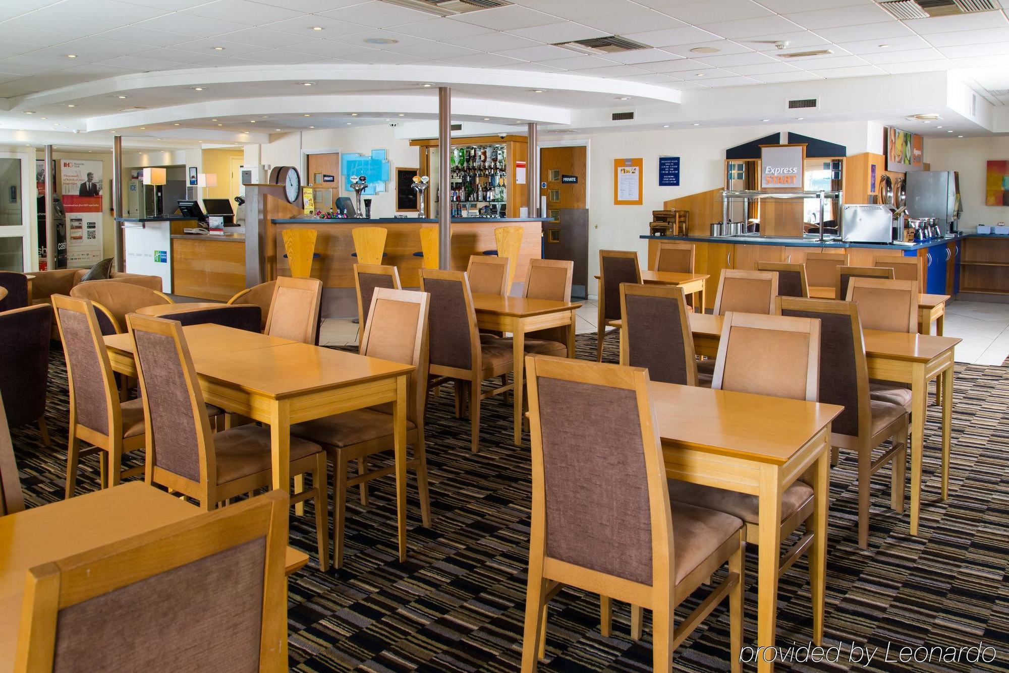 Holiday Inn Express Peterborough By Ihg Exteriör bild
