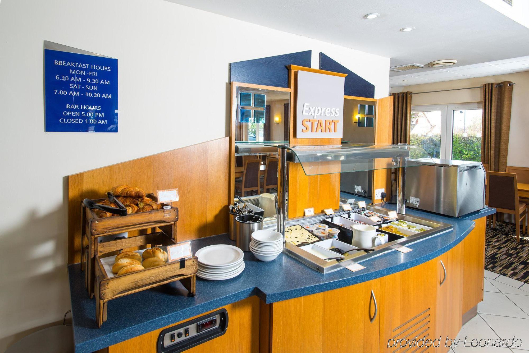 Holiday Inn Express Peterborough By Ihg Exteriör bild