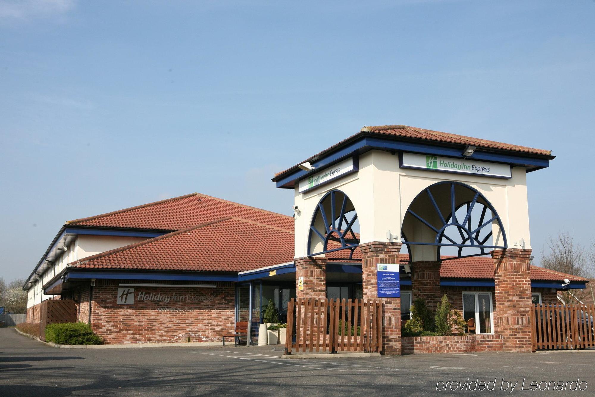 Holiday Inn Express Peterborough By Ihg Exteriör bild