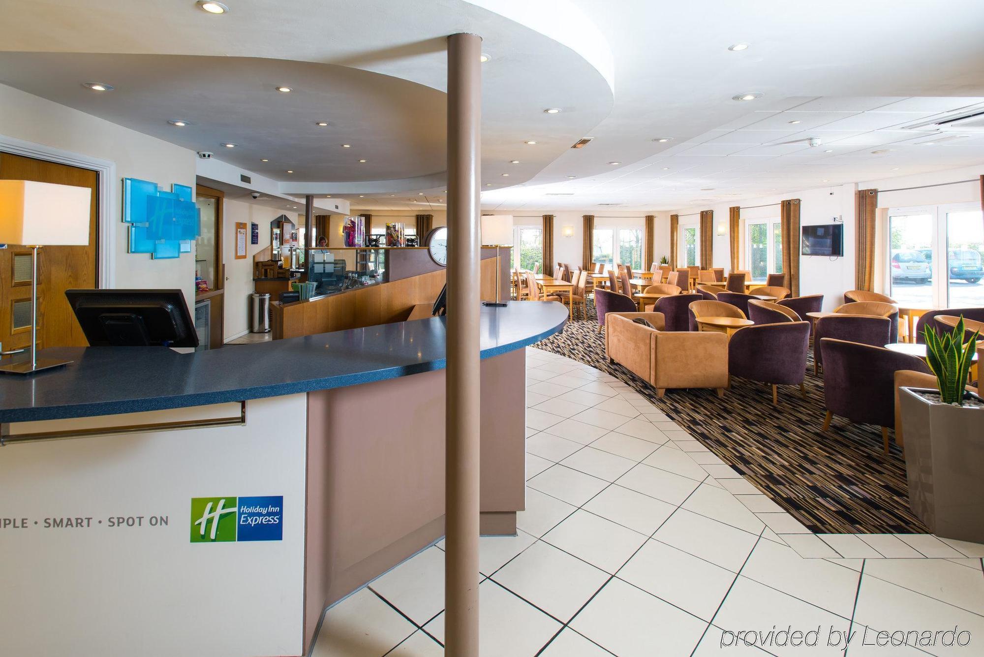 Holiday Inn Express Peterborough By Ihg Exteriör bild