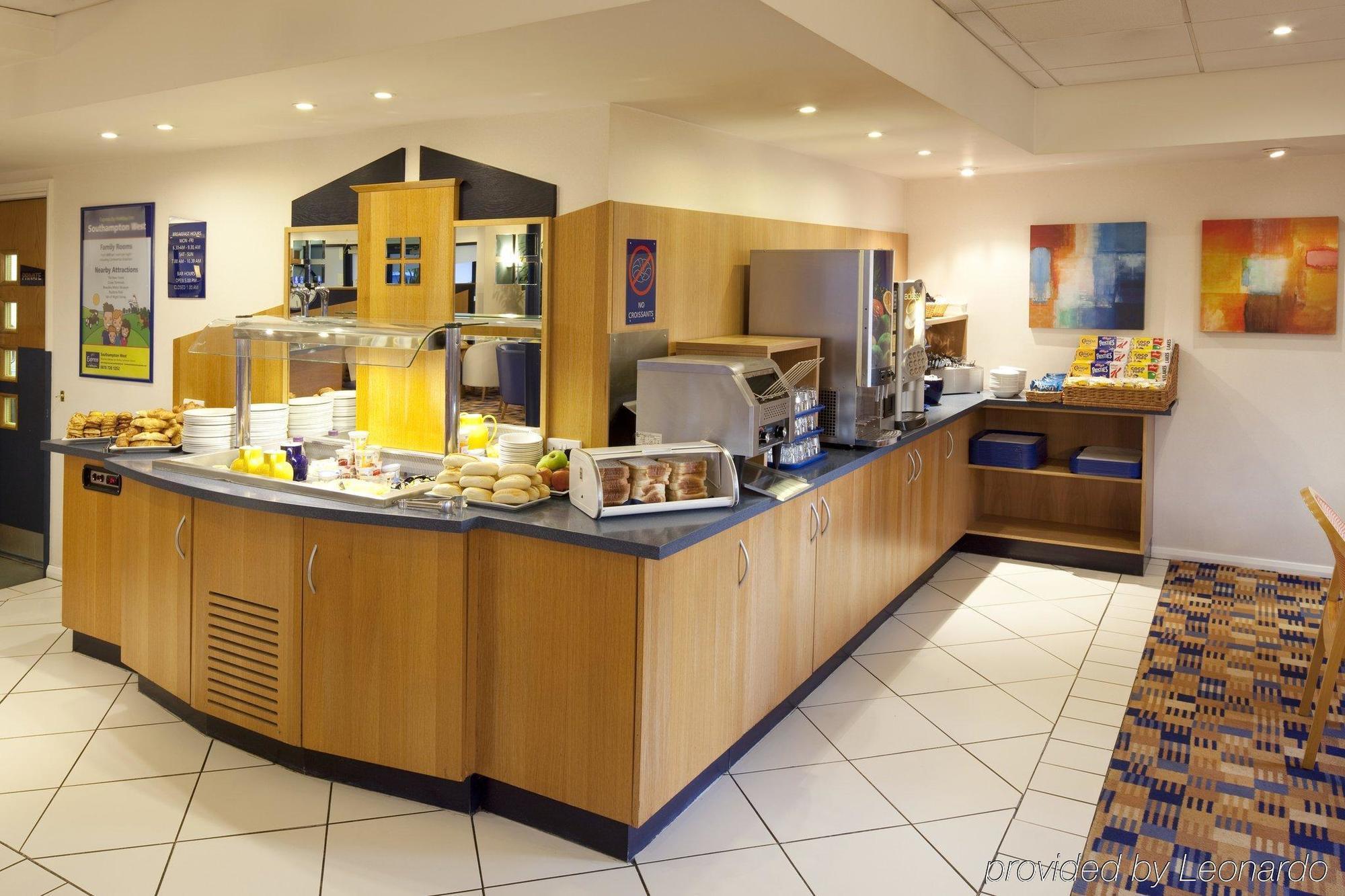 Holiday Inn Express Peterborough By Ihg Exteriör bild