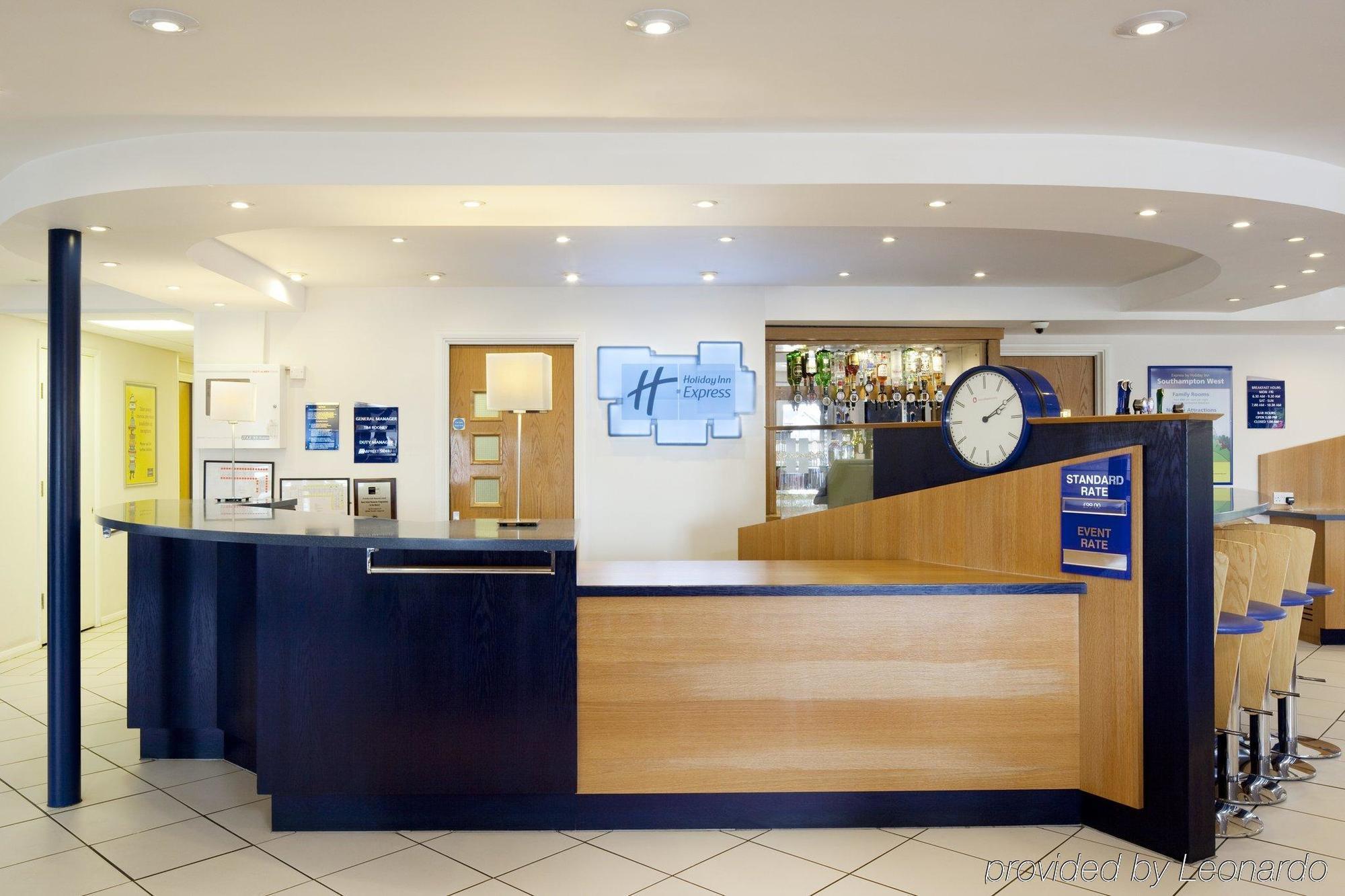 Holiday Inn Express Peterborough By Ihg Exteriör bild