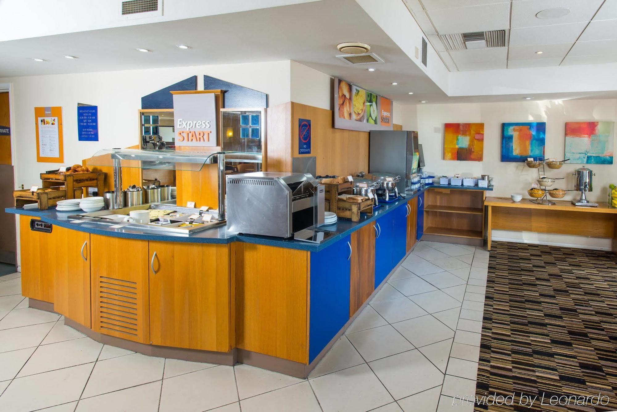 Holiday Inn Express Peterborough By Ihg Exteriör bild