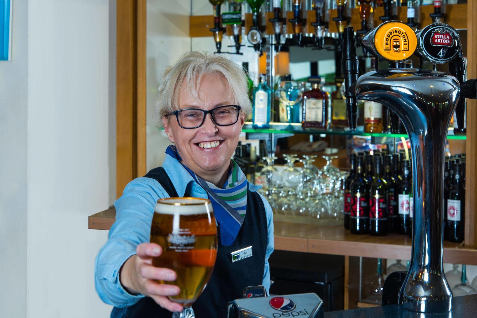 Holiday Inn Express Peterborough By Ihg Exteriör bild